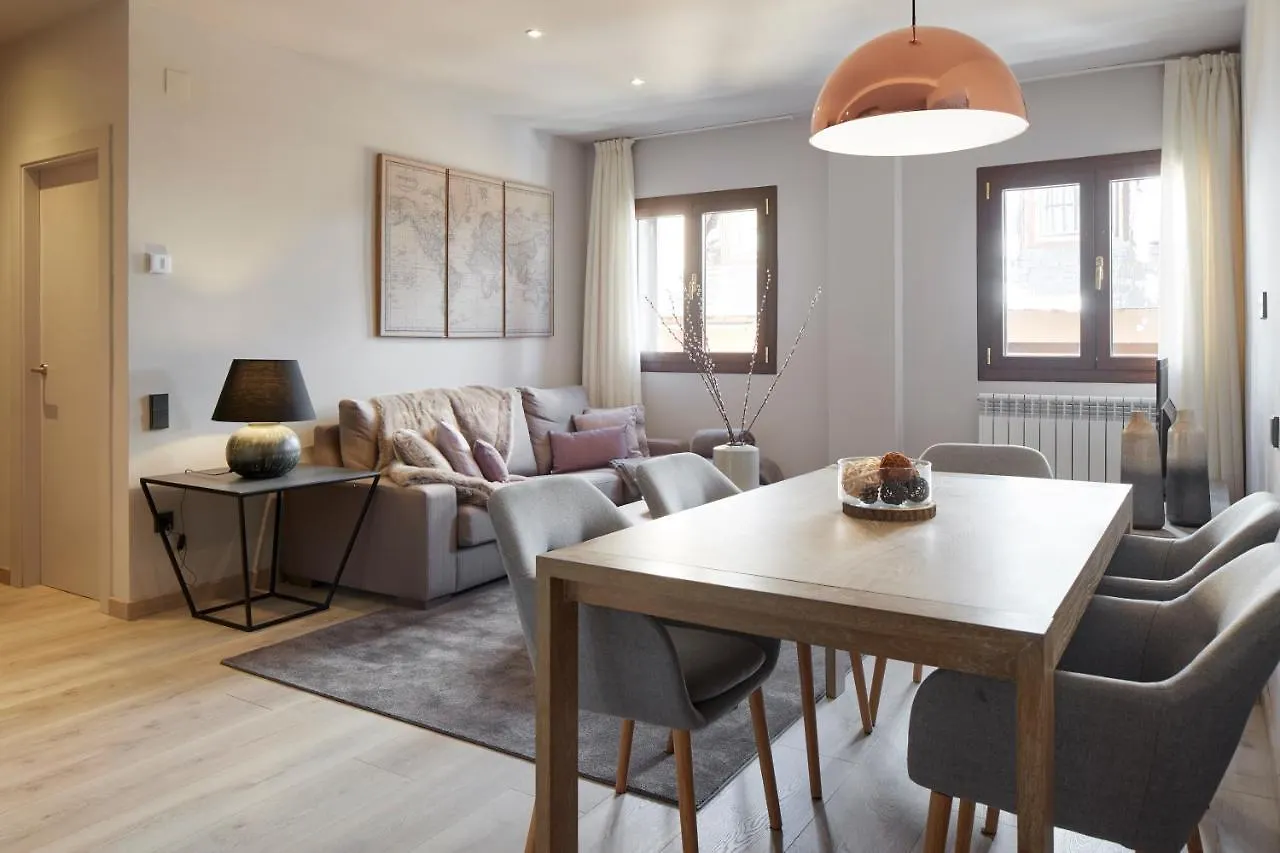 Pujolo By Feelfree Rentals Naut Aran Apartment